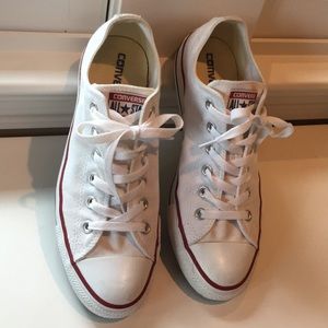 White Lowtop Converse Sneaker Shoes (worn once!)